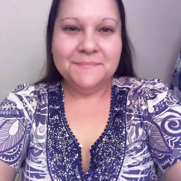 Meet your Posher, Stephanie - Picture 1 of 1